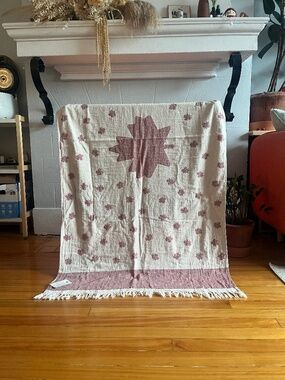 Pokoloko Poko Maple Leaf Towel